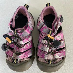 KEEN Little Kids sandals, size 8